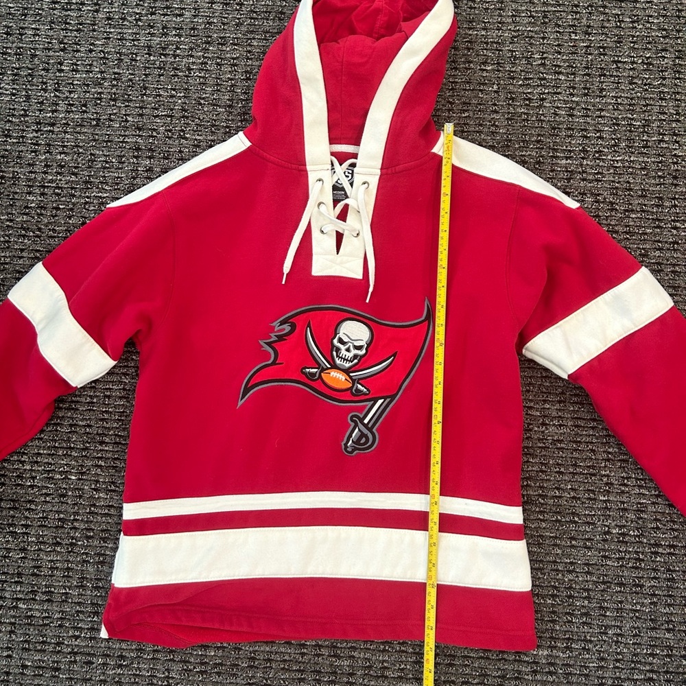 NFL Tampa Bay Buccaneers “Hockey Style” Sweatshirt | Brand: OTS| Men’s Size M - Picture 7 of 8